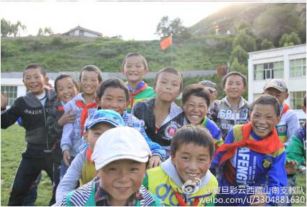 7��14�������⵽�����·�����ٹ���֮��6�������(f��)����W(xu��)����֧�υf(xi��)����֧���(du��)�K�ڵ��_(d��)��(sh��)�`������ɽ�ϼӲ�h�����l(xi��ng)����С�W(xu��)��֧�̹�������չ�_���D��ȴ����r��С�W(xu��)��������ӭ���(du��)�T���ĵ�����