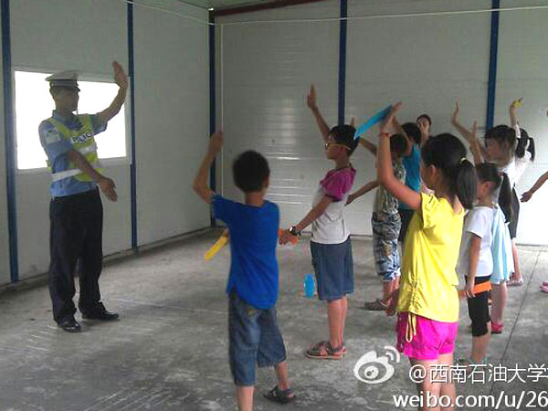 7��24��������ʯ�ʹ�W(xu��)У��(b��o)ӛ�߈F(tu��n)���Ű�֧��־Ը�(du��)�o���ӂ�����(l��i)��һ�ò�һ�ӵ��I(y��)�w�(y��n)�n�����а������t(y��)�����ώ����������ƌW(xu��)�ң���ώ���N�I(y��)���(du��)�T��ϣ�������ӂ�?c��)ڸ���(g��)�I(y��)�ώ�ָ��(d��o)�����܌�(du��)δ��(l��i)���������Mϣ�����D�顰���������ڽ̌�(d��o)���ӂ���ָͨ�]�Ļ��A(ch��)�ք�(sh��)��