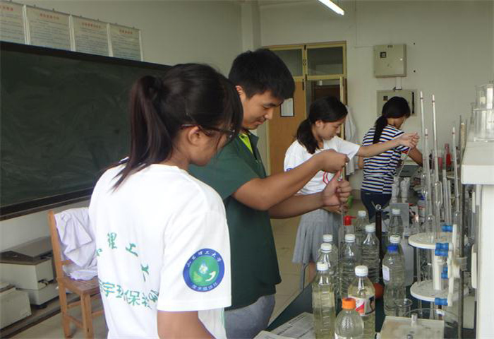 ꠆T���ڌ���Ҍ��ɼ��؁���ˮ���M(j��n)�Ќ�����,������Ҫ����ˮ�ӵ�PH����ȡ�늌�(d��o)���������ȹ����ָ��(bi��o)�ęz�y����(sh��)��(j��)�M(j��n)��̎����