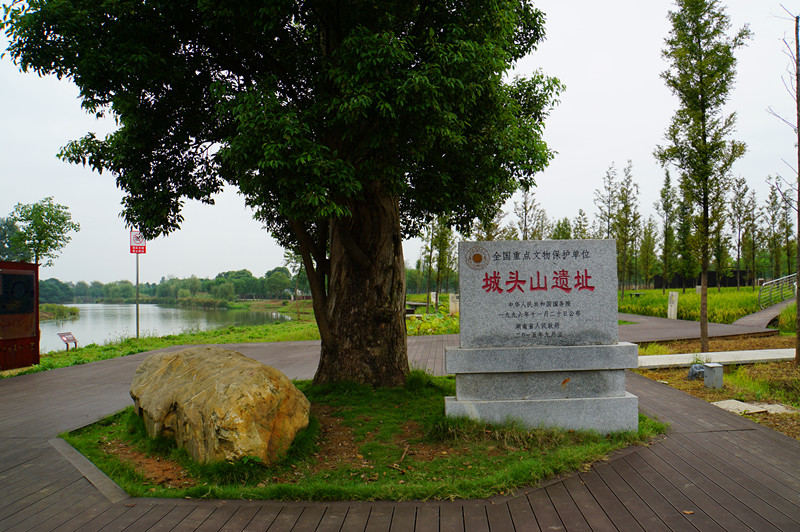 ���^ɽ�zַ�������H���Ї�(gu��)�������l(f��)�F(xi��n)�������������������������(n��i)�����S���Ĺų�ַ��߀�����u(p��ng)���Ї�(gu��)����ʮ���°l(f��)�F(xi��n)���Ї�(gu��)20���o(j��)100��(g��)���Ŵ�l(f��)�F(xi��n)֮һ�����zӰ����־�ۣ�