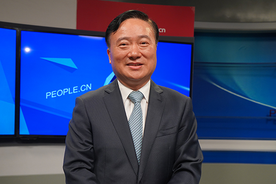 中國(guó)五礦集團(tuán)有限公司黨組書記、董事長(zhǎng)翁祖亮做客人民網(wǎng)。實(shí)習(xí)生趙晉杰攝