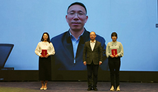 ���߼�ح����W(w��ng)�hί��ӛ�������L(zh��ng)�������~�����c��ƽ��Ӣ�ۡ���Ӱ